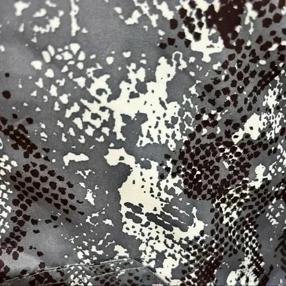 Albion Activology reversible puffer vest like new - Picture 11 of 13